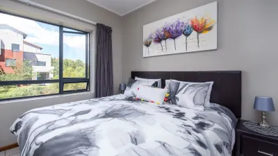 JoziStay @ Jackal Creek Apartments