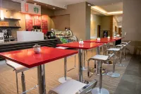 I Hotel and Illinois Conference Center - Champaign - breakfast