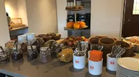Hotel B4 - Breakfast