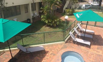 Darcy Arms Hotel Motel