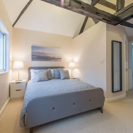 Central Windsor Apartment Facing the Castle
