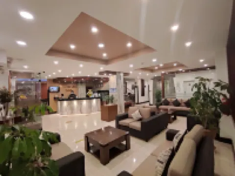 รอยัลอินคุสโก้โรงแรม