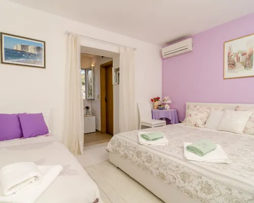 Guest House Ćuk โรงแรมในดูบรอฟนิก