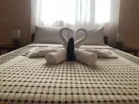 Green Turaco Hotels in West