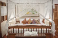 Baan Ta Auan Resort Hotels near Mae Kachan Hot Spring