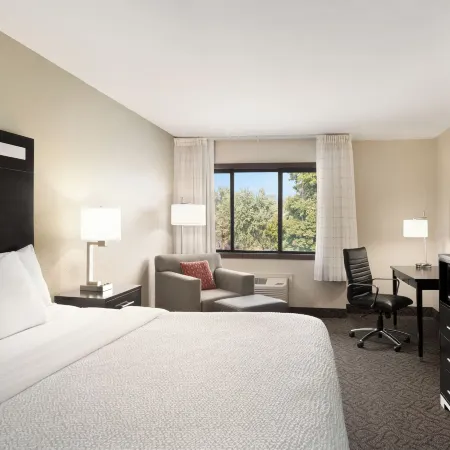 Comfort Suites Lake Geneva East