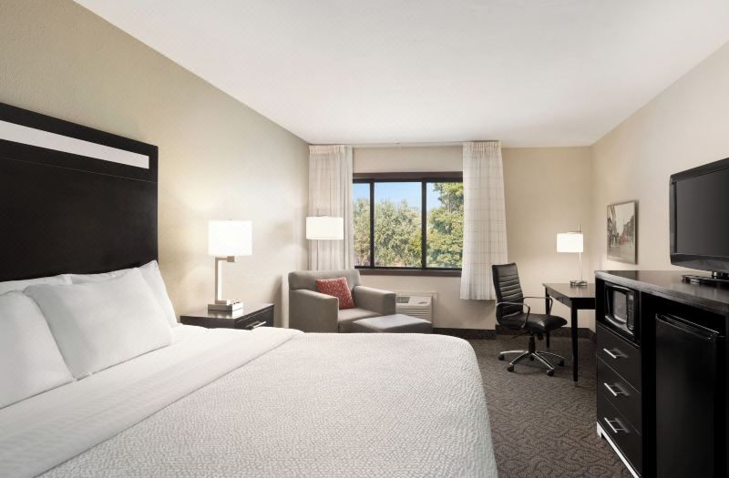 Comfort Suites Lake Geneva East