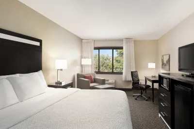 Comfort Suites Lake Geneva East فنادق في Lyons