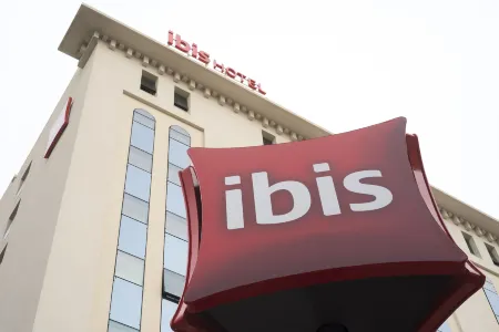 Ibis Tunis Отели рядом с достопримечательностью «Avenue Habib Bourguiba»
