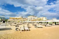 Terrazza Marconi Hotel&Spamarine Hotels in Сенігаллія