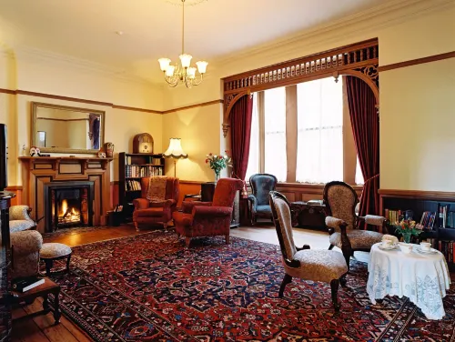 Braemar on Parliament St - Homestays