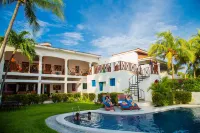 HC Liri Hotel - Pools
