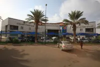 Golden Tulip Hail - parking