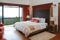 Poas Volcano Lodge Hotels in Алахуэла