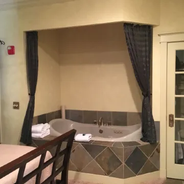 Far View - A Bed & Breakfast Estate