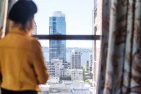 Hotel Theodore Seattle Downtown, Tapestry by Hilton - Mountain view