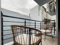 Modern Almagro Apartment for 4 Guests with Balcony and Full Amenities Hotels in Boedo
