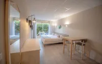 Appart Hotel Lou Castelet Hotels in Carros