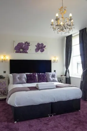 The Ship Leopard Hotel - No Children Отели в г. Госпорт