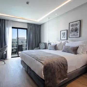 Dominium Palace Отели рядом с достопримечательностью «Легзира»