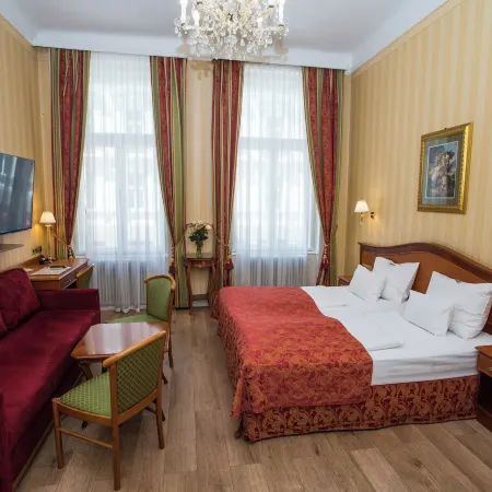 Pension Opera Suites I Self Check IN Отели рядом с достопримечательностью «Церковь Петерс»