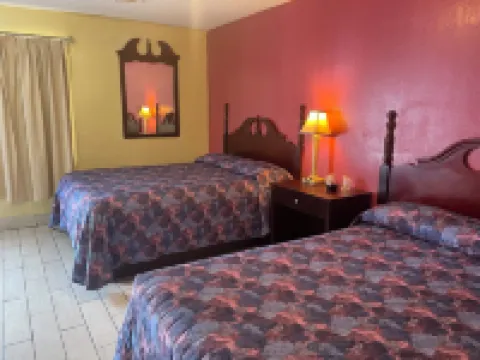 Plaza Motel Hotels in Jones County