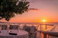 Travellers Beach Resort - breakfast