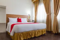 RedDoorz Plus @ Surapati 2 Hotel di Cibeunying Kaler