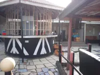 1000 Thousand Psalms Hotel