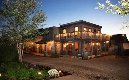 Cedar Creek Отели в г. Сейнт Джонс Тауншип