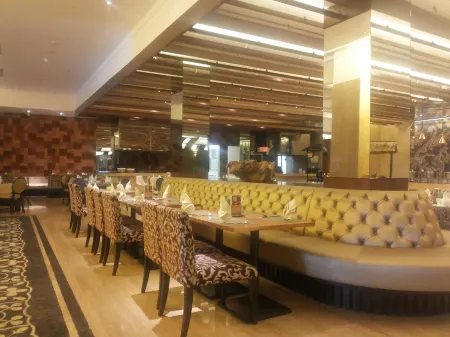 Hotel Tentrem Yogyakarta Отели рядом с достопримечательностью «Tugu Yogyakarta Monument»