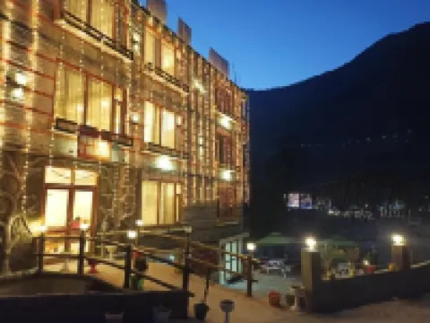Hotel 17 Miles Stone, Manali by Shivaneel Hospitality