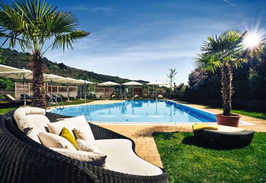 슈타이겐베르거 수영장