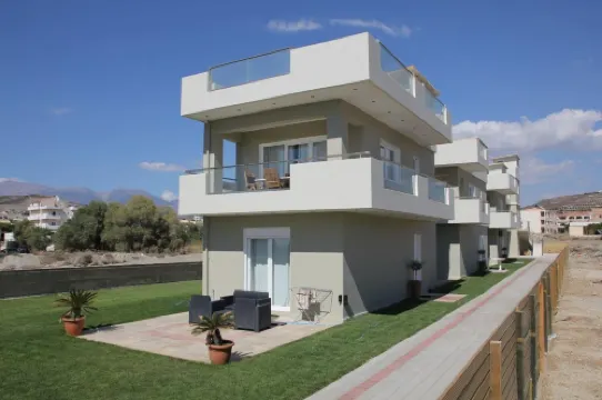 ホリデイ ラグジュアリー ヴィラス