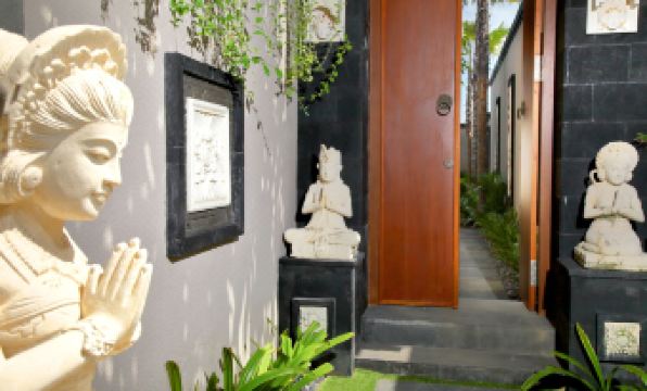The Banyumas Suite Villa Legian