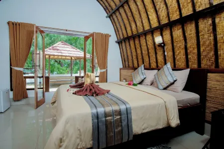Warna Beach Hotel