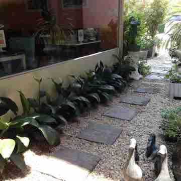 โรงแรมซี ทู เรสซิเดนท์ บูทีค Hotel Exterior