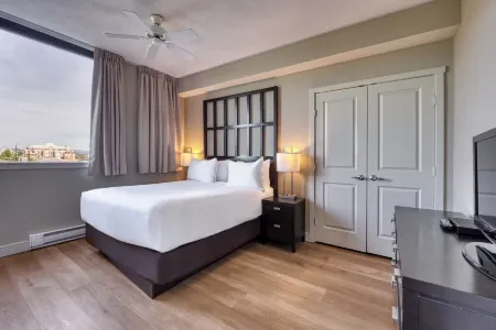 Oswego Hotel