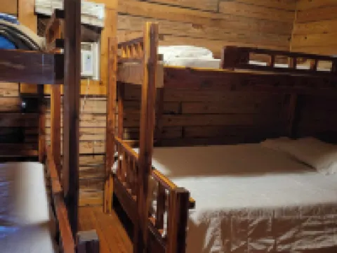 Riverview Cabins Hotels in Mammoth Spring