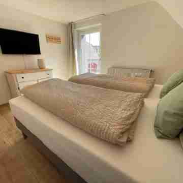 Raft home | forest view | child and pet friendly! Rooms