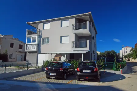 Apartment Flynn Отели рядом с достопримечательностью «Church of St. Charles Borromeo»