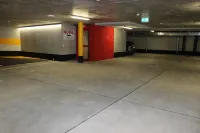 盧加諾市酒店 - 停車場