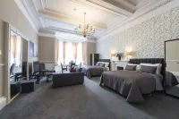 Grosvenor Suites - Condos