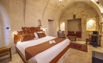 Canyon Cave Hotel