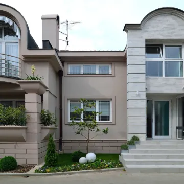 加尼D10酒店 鄰近澤蒙的酒店