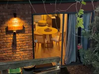 Driftwood Hotels in Geeveston