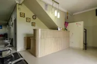 RedDoorz Plus Near Lippo Cikarang Mall