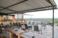 Aloegrove Safari Lodge โรงแรมในออตจิวารองโก