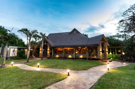 Gooderson DumaZulu Lodge Отели рядом с достопримечательностью «Phinda Private Game Reserve»