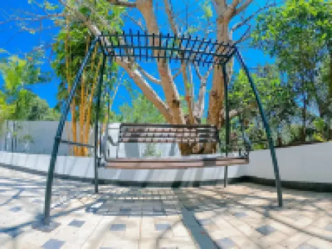 Pearl White Palace Hotels near City Mills